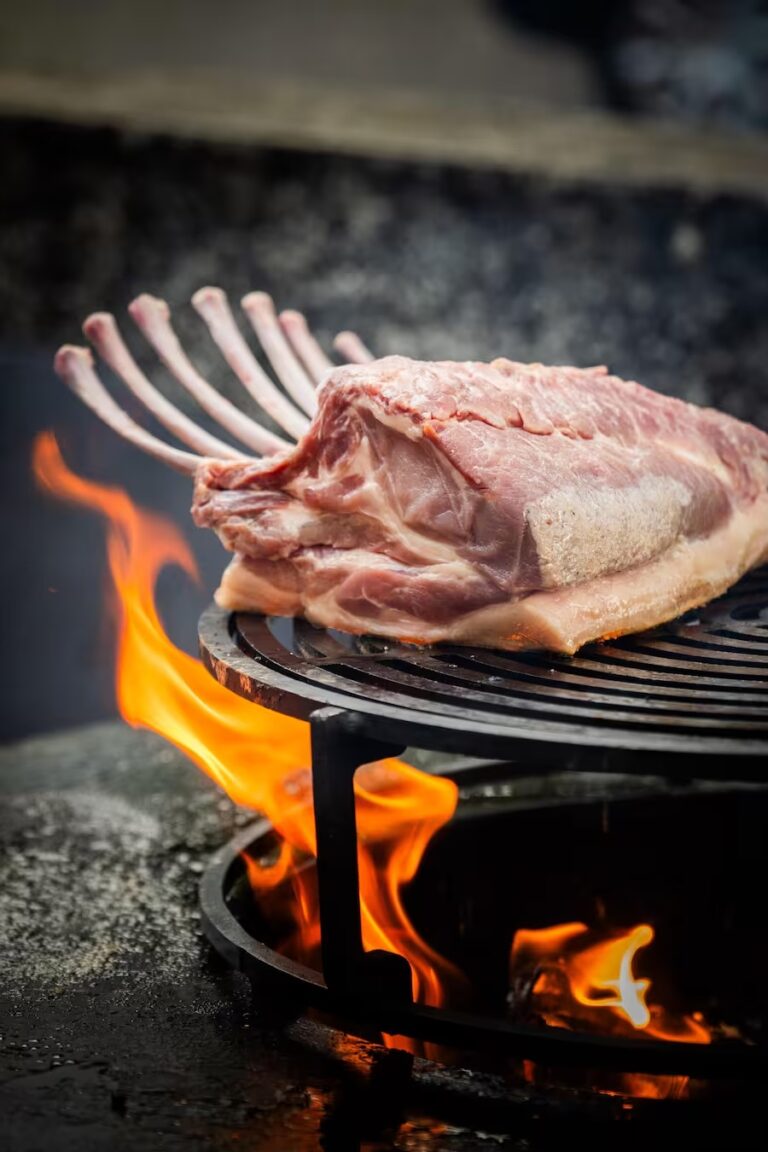 Die Koteletten vom Kuro-Schwein. Gault&Millau-Grillparty